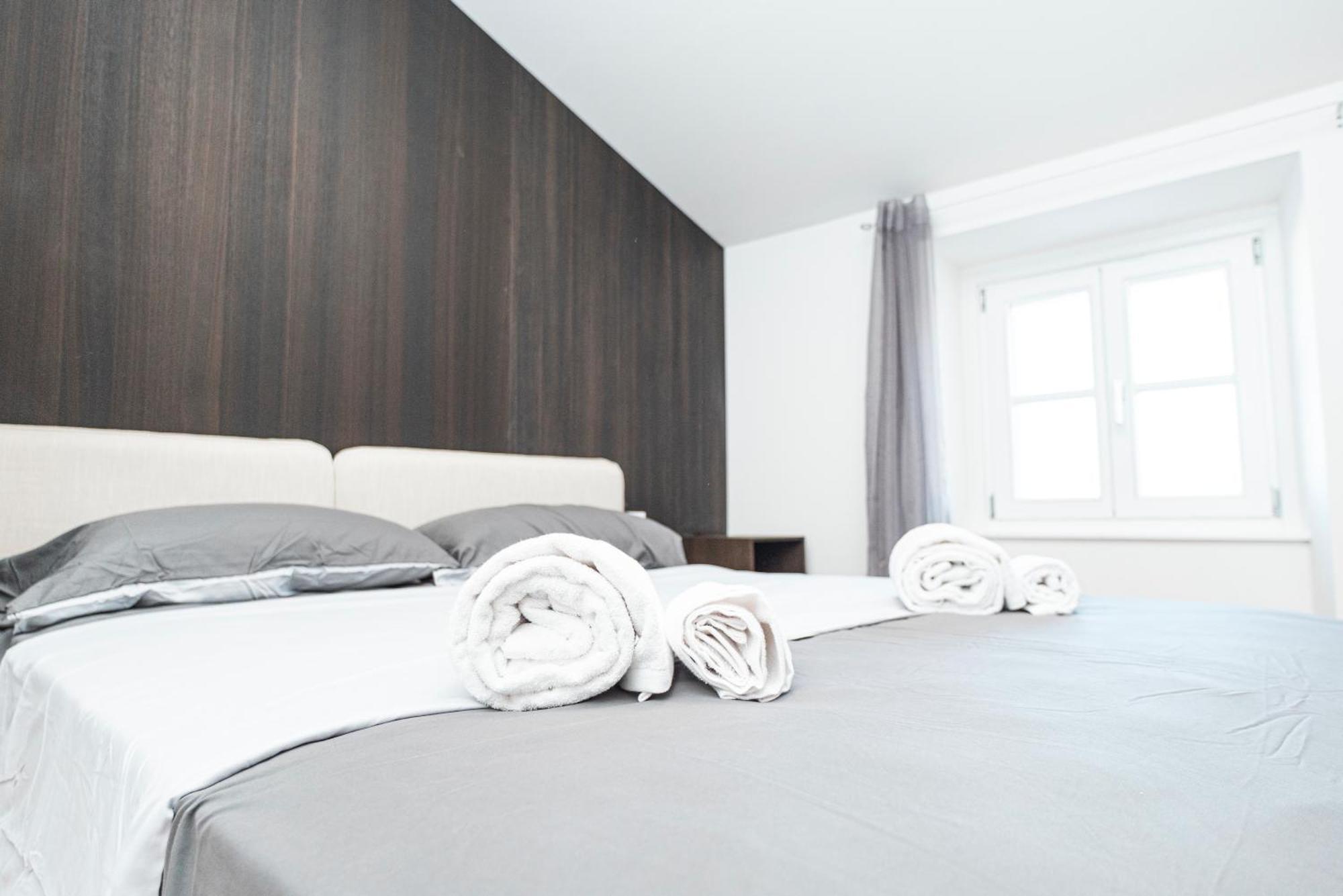 Le Finestre Boutique Apartments Trieste Luaran gambar