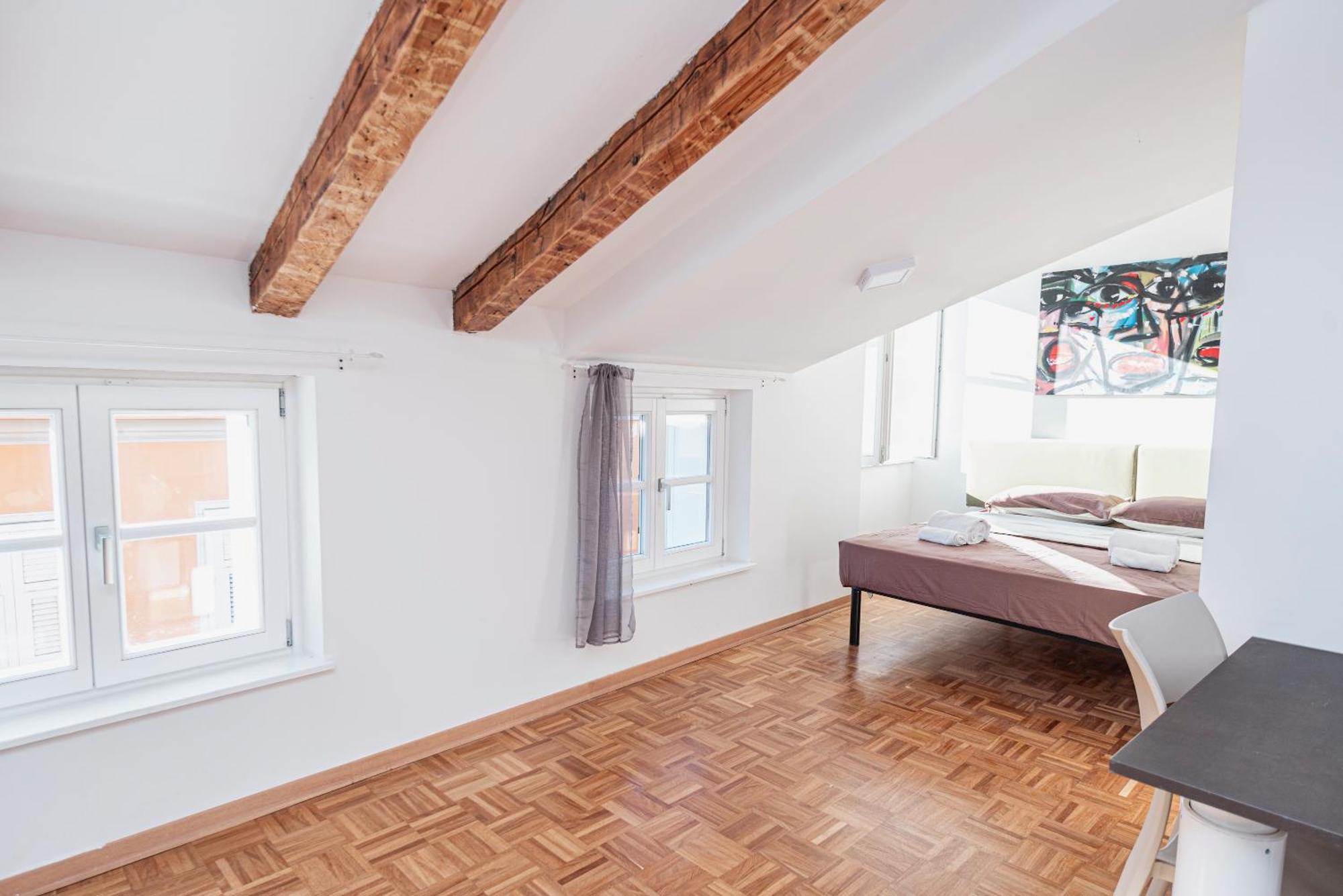 Le Finestre Boutique Apartments Trieste Luaran gambar